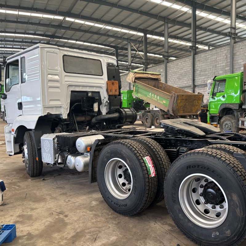 Shaanxi Automobile M3000 White Tractor Truck Shaanxi Automobile M3000 White Tractor Truck
