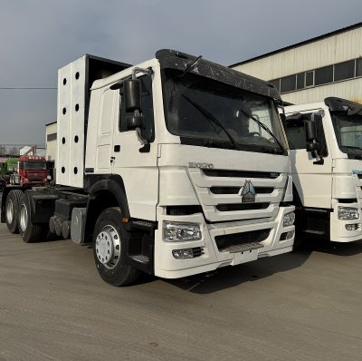 HOWO CNG 380 6X4 Tractor Truck
