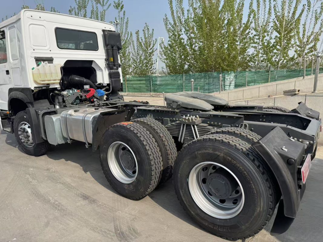 HOWO 6X4 White Tractor Truck HOWO 6X4 White Tractor Truck