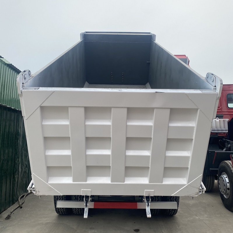 HOWO DUMP TRUCK.jpg HOWO DUMP TRUCK.jpg