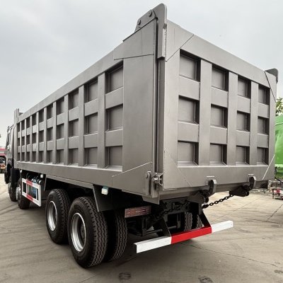 Grey HOWO 8×4 Square Box