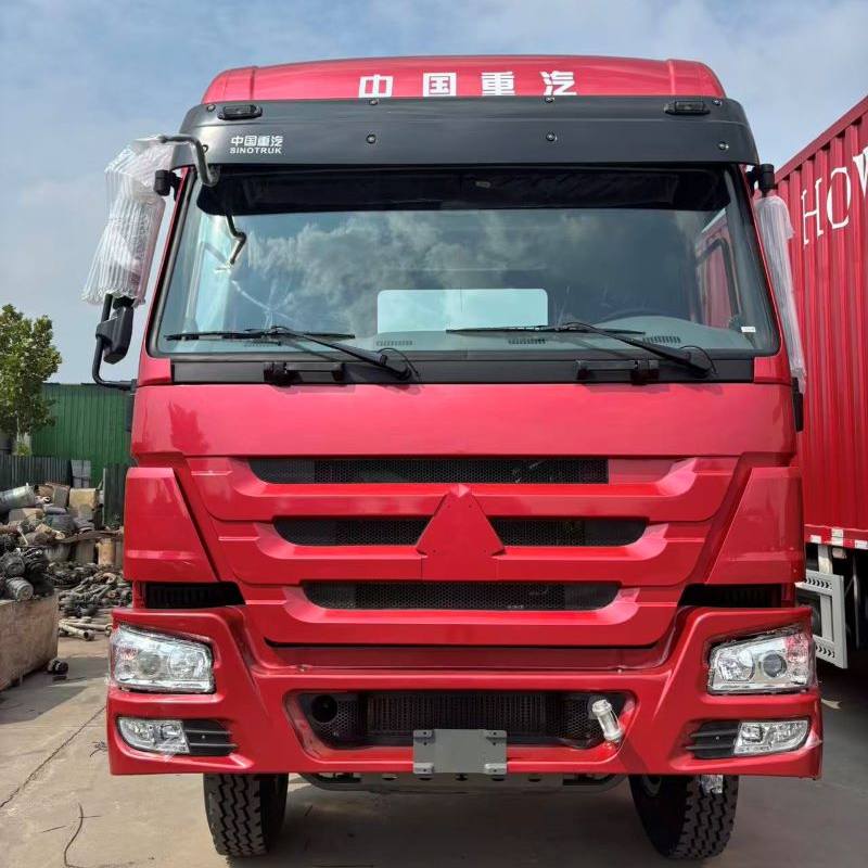 Truk Kotak HOWO 8×4 (10,2m)