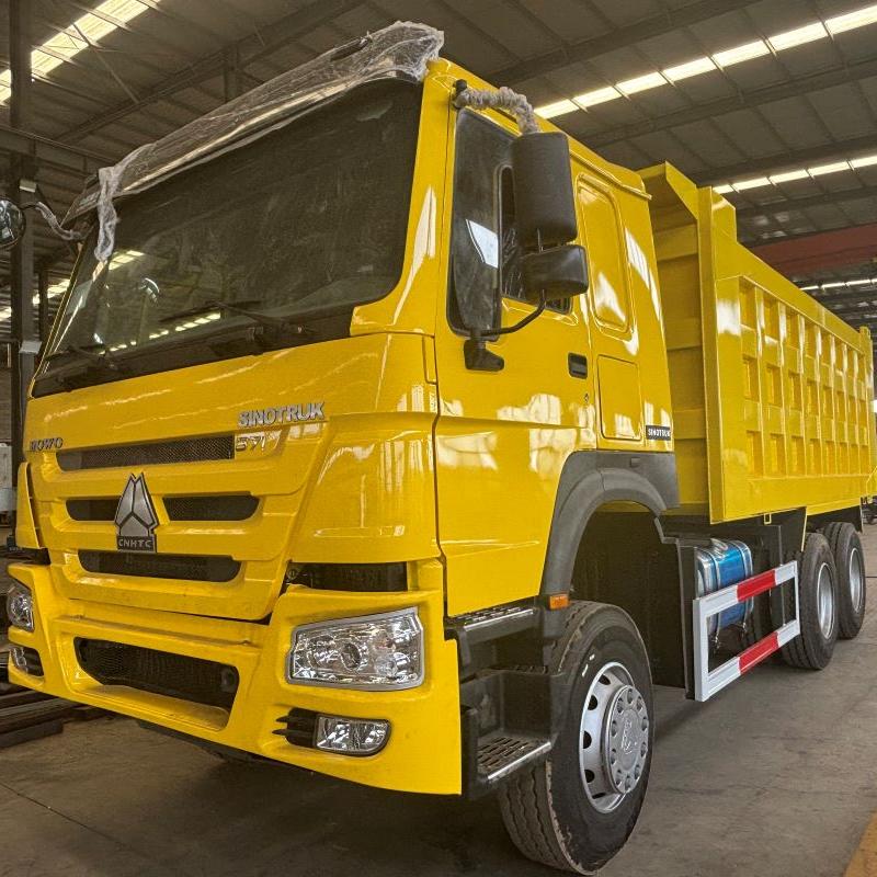 Trak Sampah HOWO 6X4