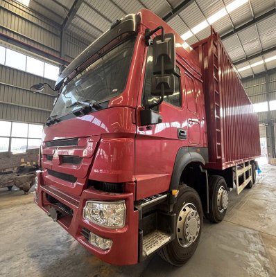 HOWO 371 8X4 Box Truck-Red