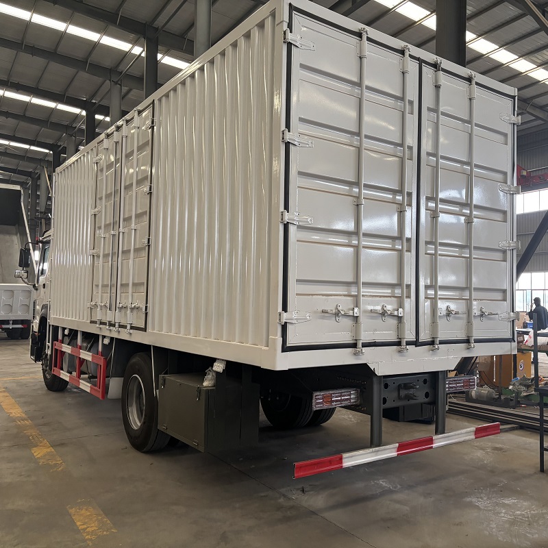 HOWO 371 4X2 Box Truck-White
