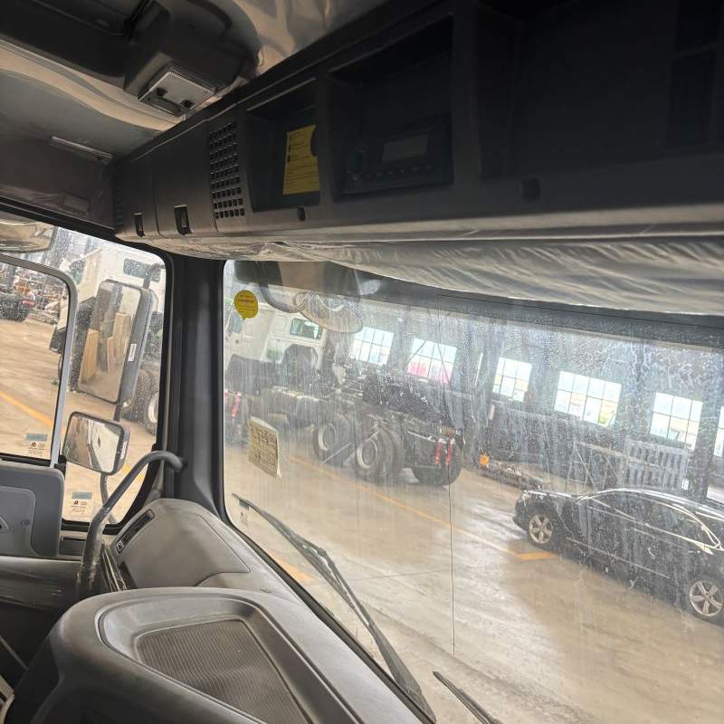 HOWO 371 Trak Dump 6×4 Putih HOWO 371 Trak Dump 6×4 Putih