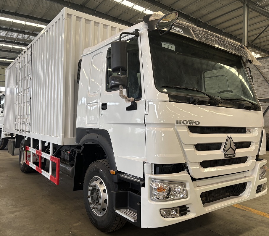 HOWO 371 4X2 Box Truck-White