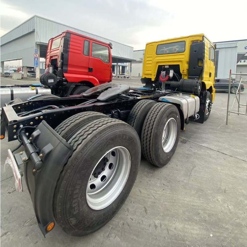 Shacman 6X4 Yellow Tractor Truck Shacman 6X4 Yellow Tractor Truck