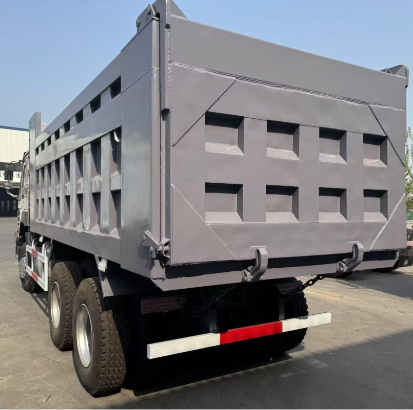 HOWO 6 × 4 Caminhão de despejo cinza HOWO 6 × 4 Caminhão de despejo cinza