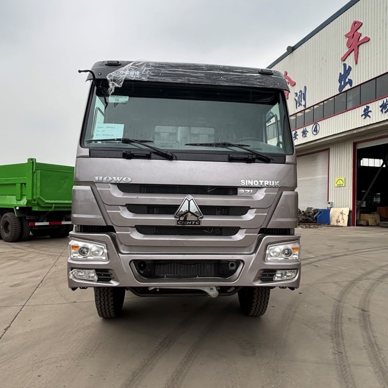 HOWO 371 8 × 4 Grey Dump Truck