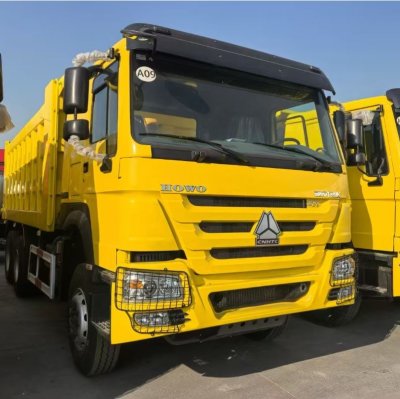HOWO 6 × 4 Yellow Dump Truck