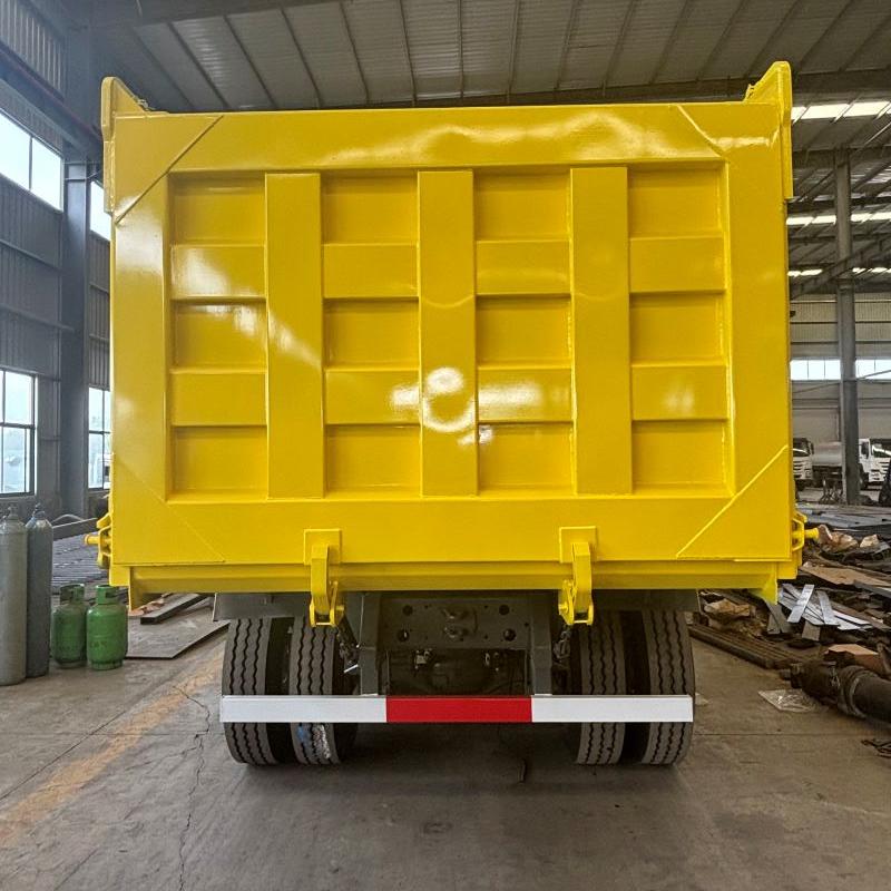 Trak Sampah HOWO 6X4