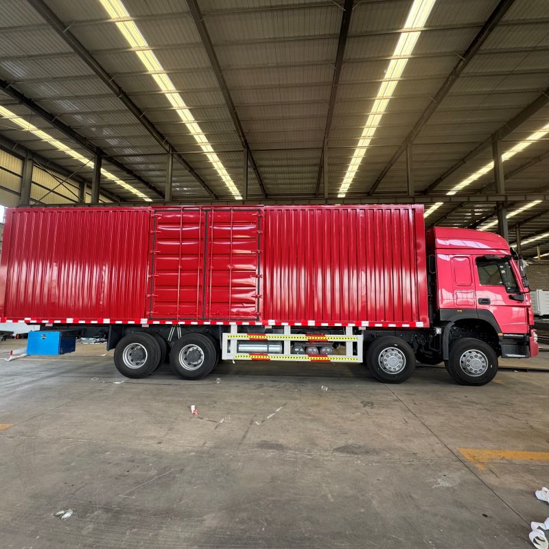 HOWO 8 × 4 Box Type Truck HOWO 8 × 4 Box Type Truck