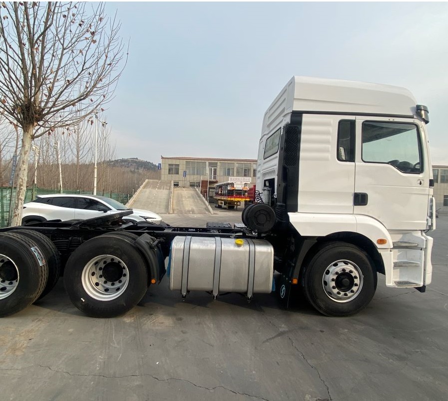 Shacman 6X4 White Tractor Truck