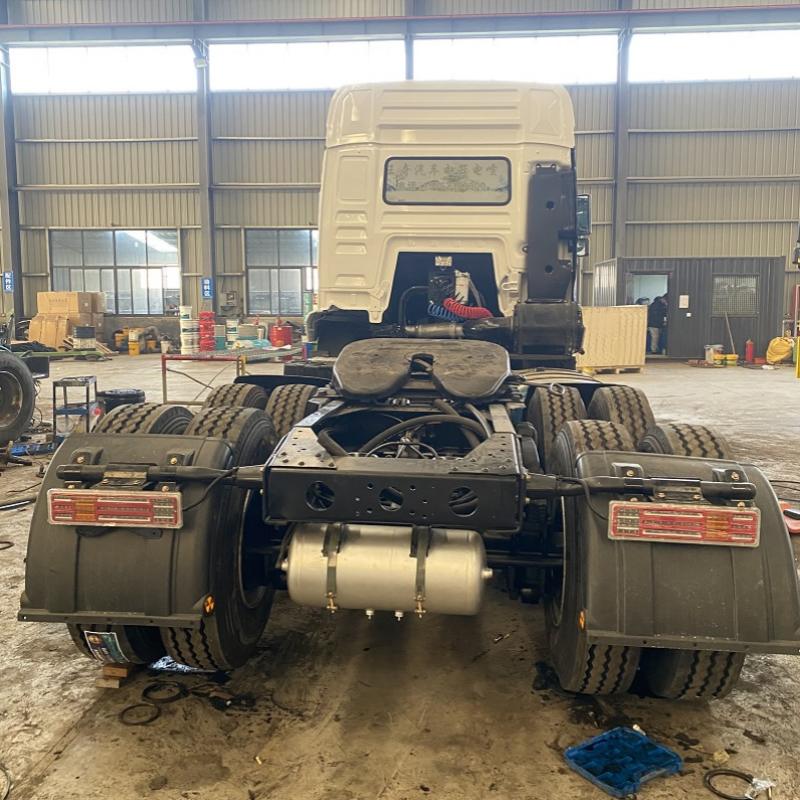White Shaanqi H3000 Tractor Truck