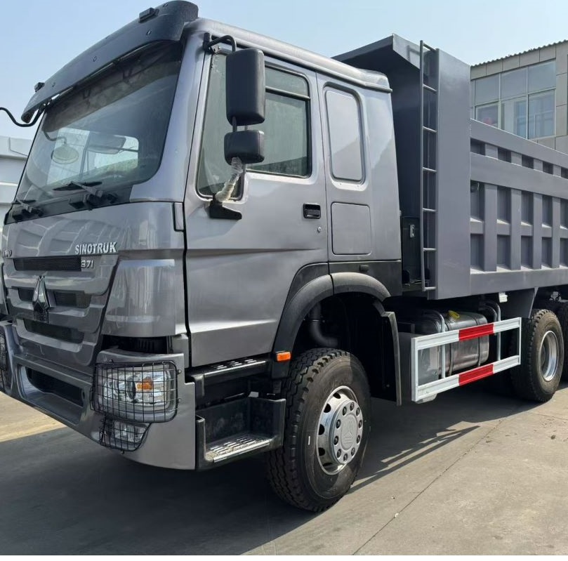 HOWO 6 × 4 Caminhão de despejo cinza