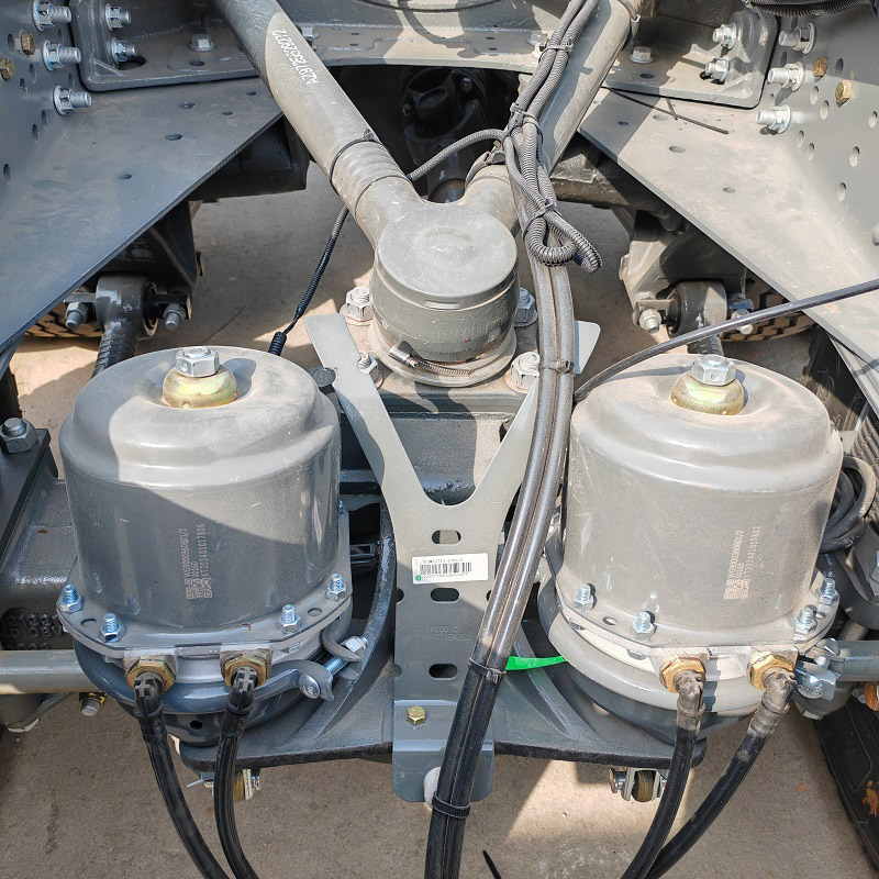 Shacman F3000 6×4 Truck Head.jpg Shacman F3000 6×4 Truck Head.jpg