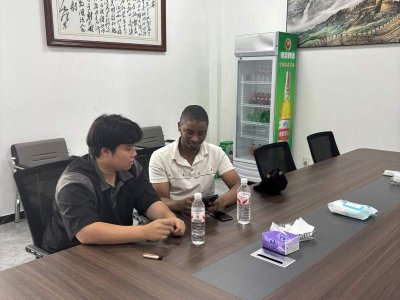 Welcome customers from Nigeria to visit our used car repair factory