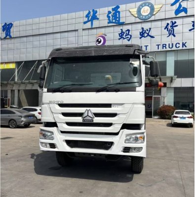 HOWO 6 × 4 White Dump Truck
