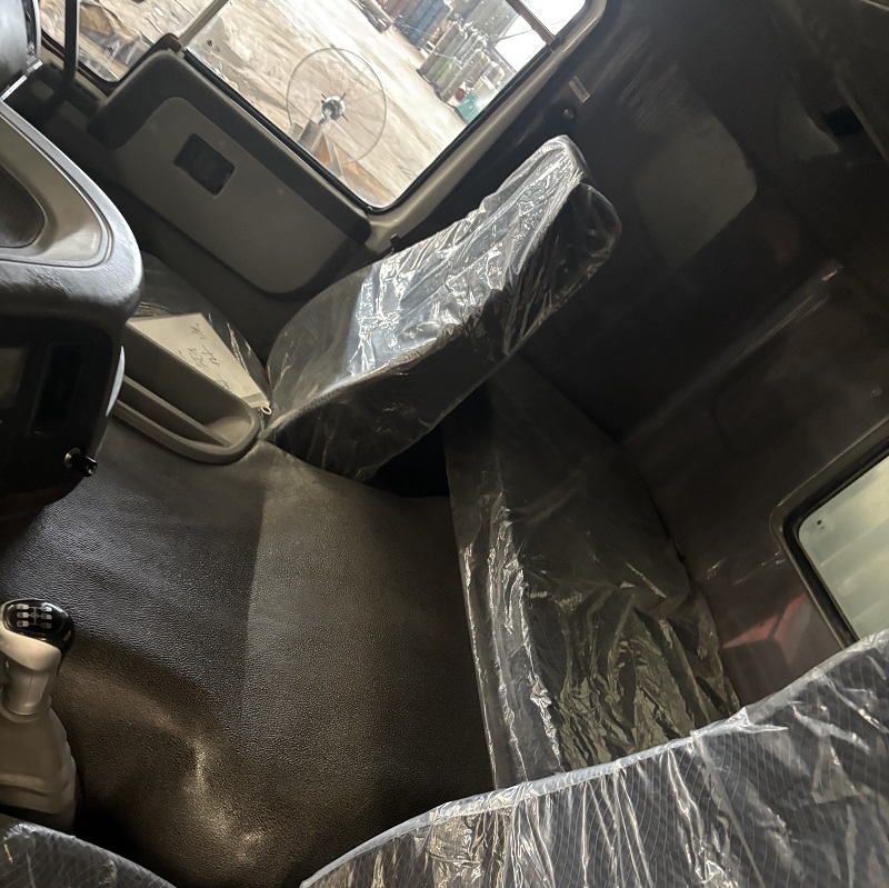 HOWO 371 4X2 Box Truck-White.jpg HOWO 371 4X2 Box Truck-White.jpg