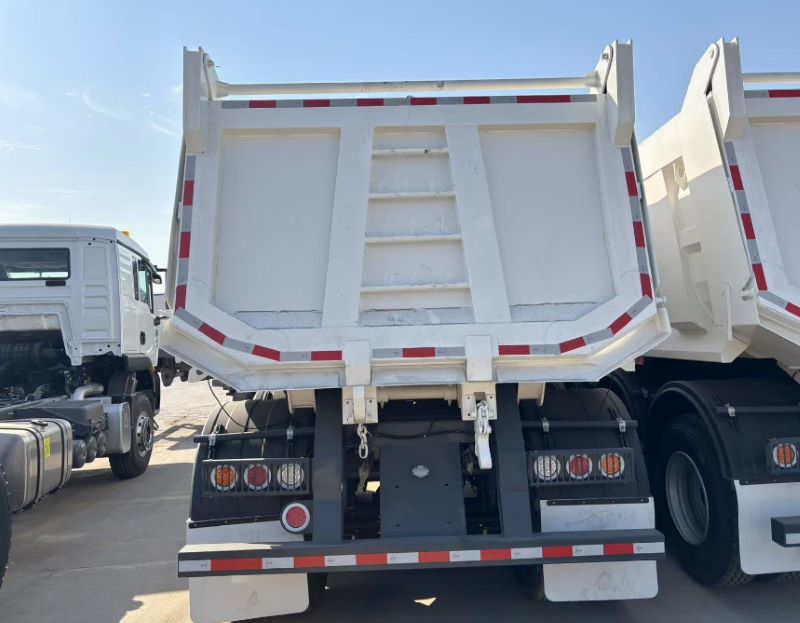 U-Type Three-Axle Rear Dump Semi-Trailer